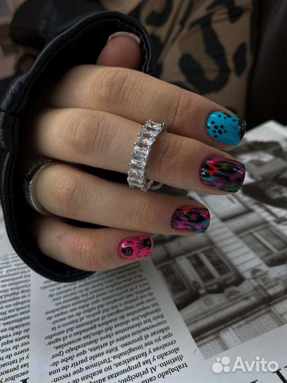 Маникюр, педикюр, наращивание ногтей