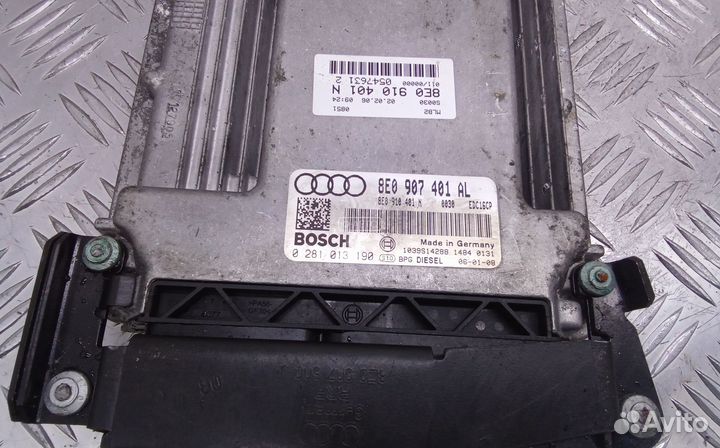 Блок управления двс audi A4 B7 2005-2007