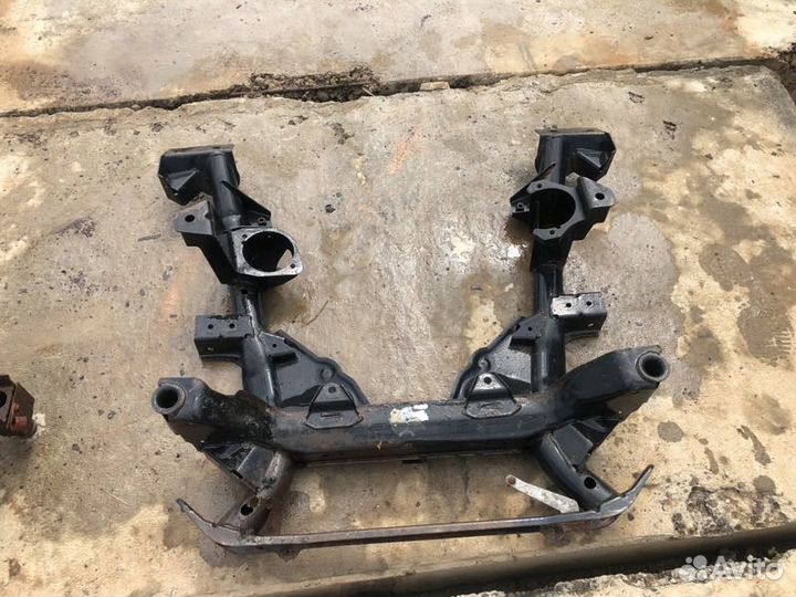 Балка подмоторная Bmw X3 e83 2004-2010