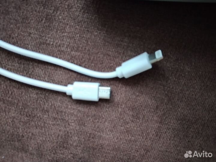 Поурбанк Pebble 2600 мА дизайн под камень