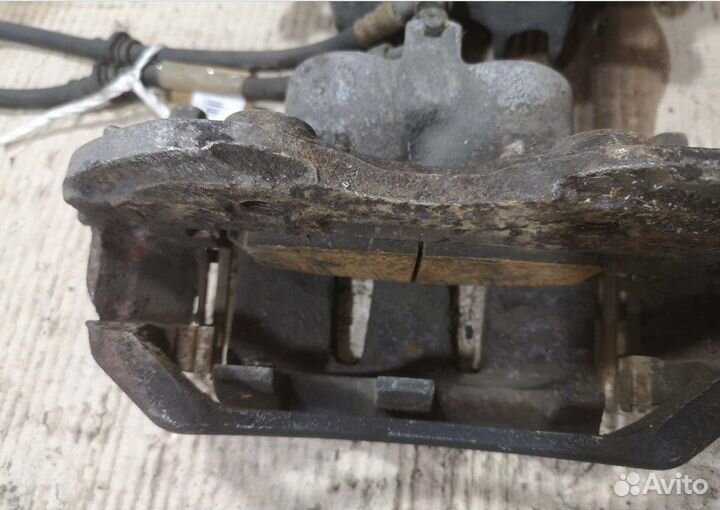 Суппорта передние nissan caravan arme24