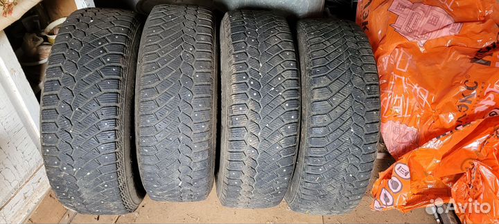 Continental ContiIceContact 4x4 215/65 R16