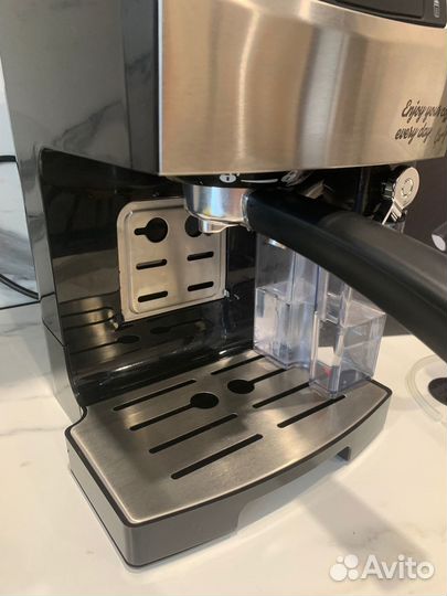 Кофеварка рожковая Garlyn L70