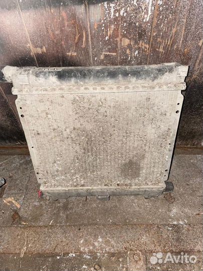 Mercedes w 124 радиатор основной