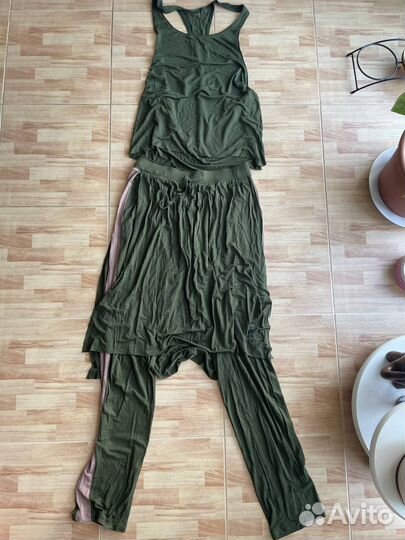 Костюм для занятий йогой (спортом)размер M