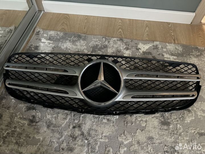 Решетка на mercedes
