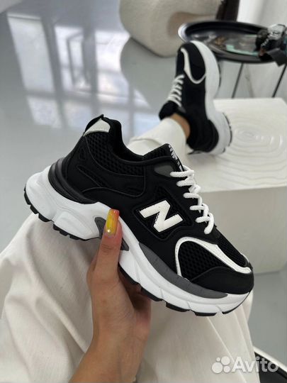 Кроссовки черные