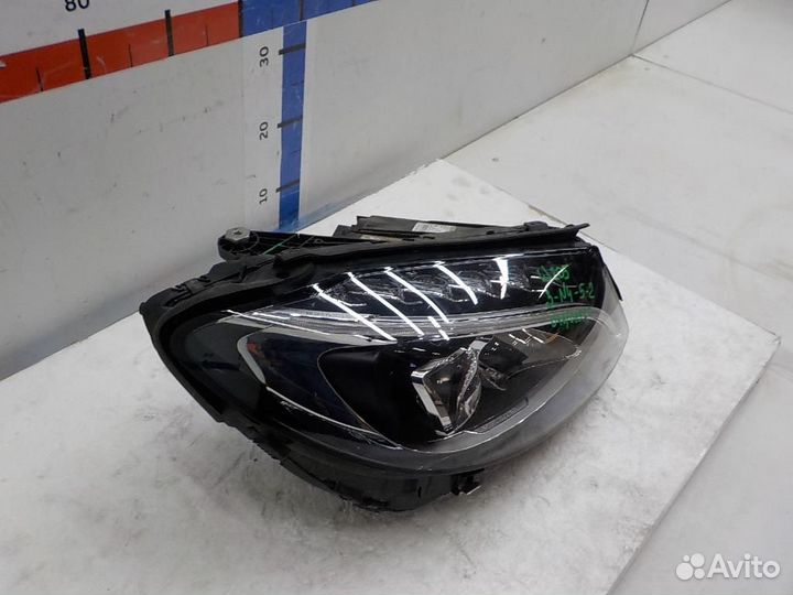 Фара правая Mercedes-Benz C-Class