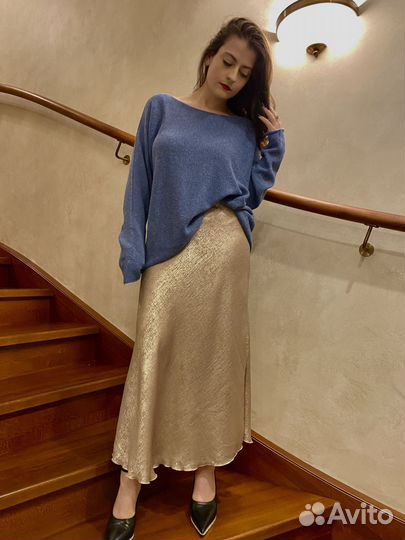 Золотая юбка в бельевом стиле