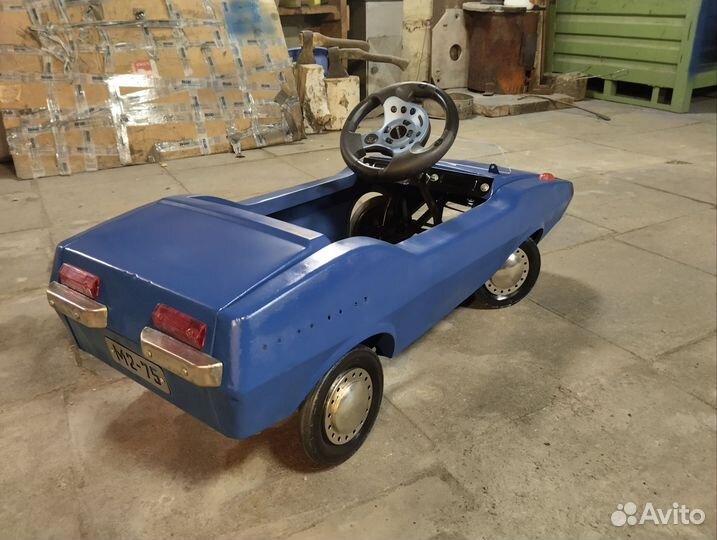 Педальная машина Радуга