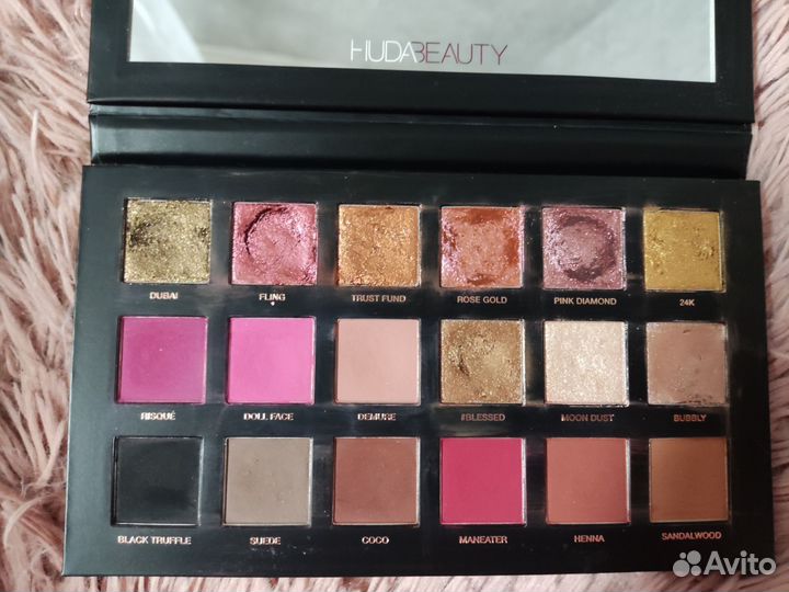 Палетка теней Huda beauty Rose gold