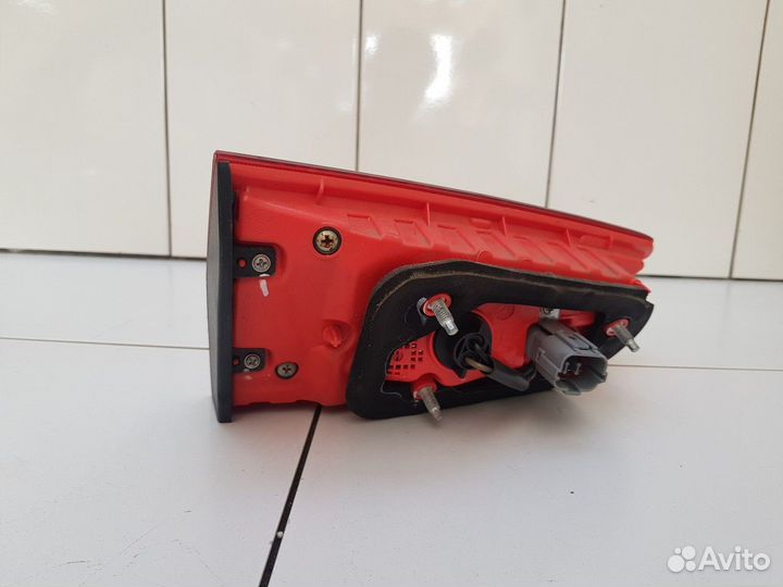 Фонарь задний внутренний правый (Geely Atlas)