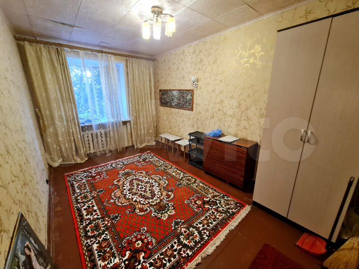 Комната 12,3 м² в 4-к., 2/5 эт.