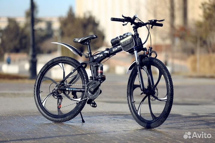 Велосипед BMW на литых дисках