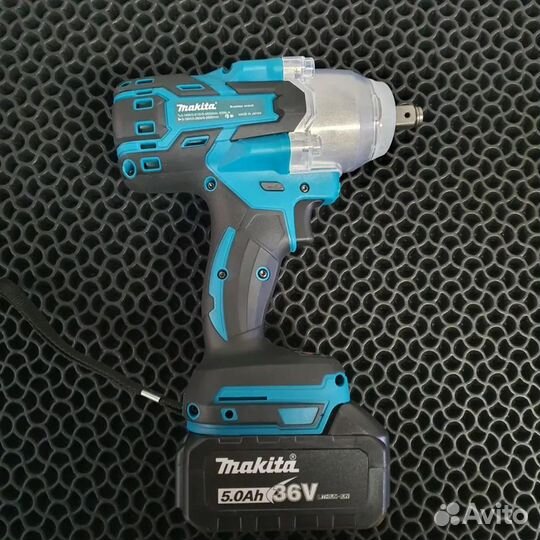 Гайковерт аккумуляторный Makita 600Нм