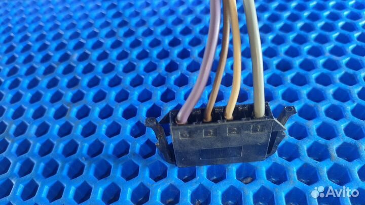 Разъем резистора отопителя Renault Logan 1