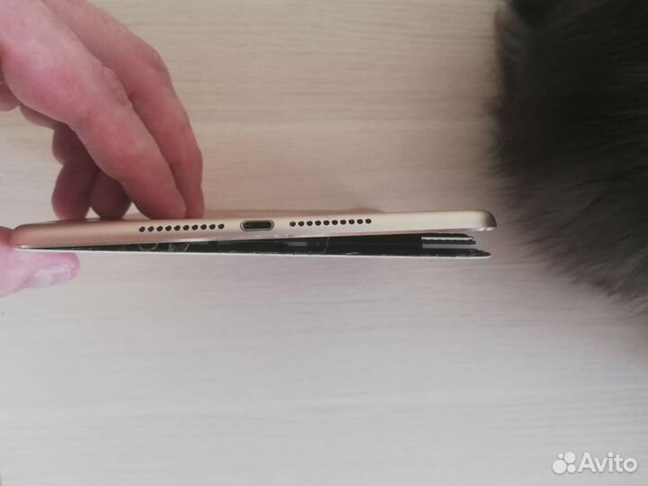 Планшет Apple iPad mini 4 A1550 (Wi-Fi + Cellular)