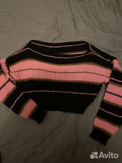 Свитер укороченный