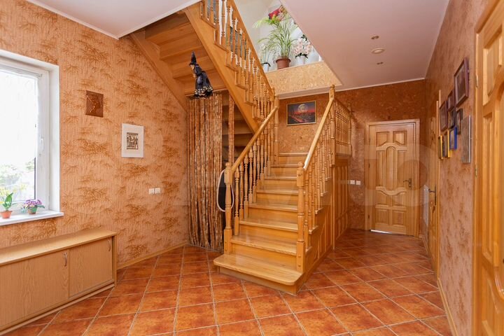 Дом 295 м² на участке 12 сот.