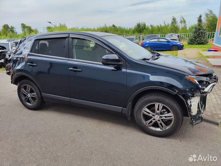 Toyota RAV4 2.5 AT, 2018, битый, 66 443 км