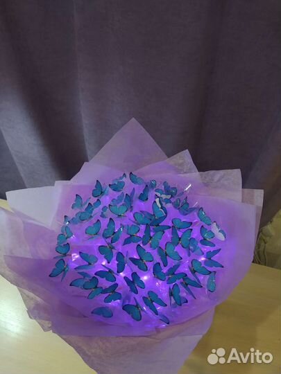 Букет из бабочек с подсветкой