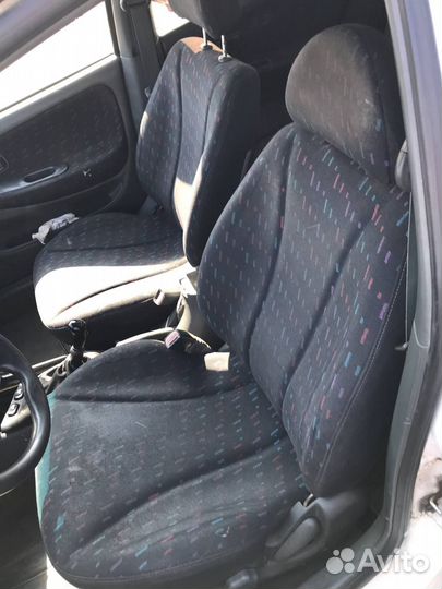 Сиденье левое Hyundai Lantra 2