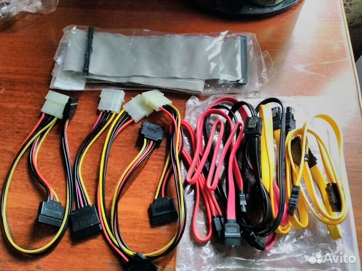 Переходники molex-sata, IDE, SATA шлейфы,crossfire