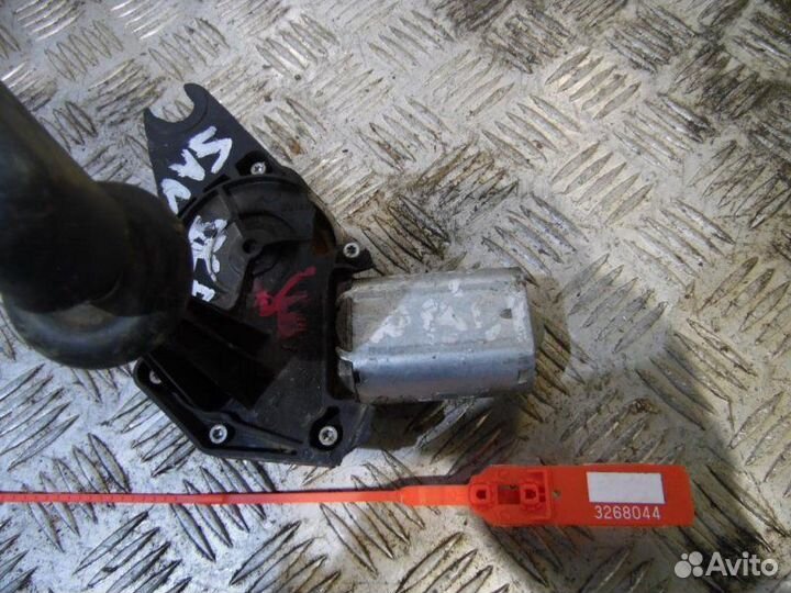 Мотор трапеции стеклоочистителя Renault Sandero