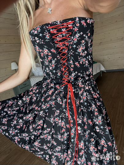 Корсетное платье