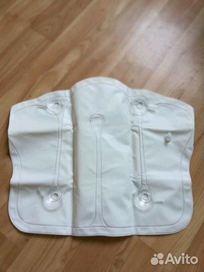 Подушка-подголовник надувная для принятия водных п