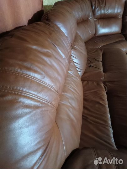 Большой угловой диван кожаный