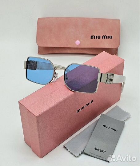 Солнцезащитные очки женские Miu Miu