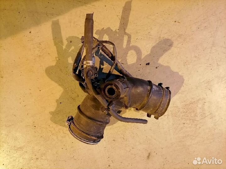 Патрубок воздушного фильтра 17880-28150 Toyota Alp