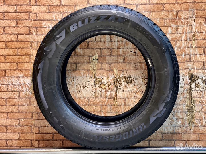 Bridgestone Blizzak DM-V2 225/65 R17