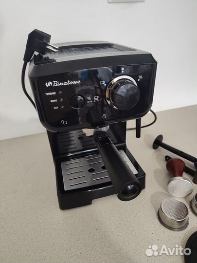 Кофеварка рожковая Binatone ECM 153