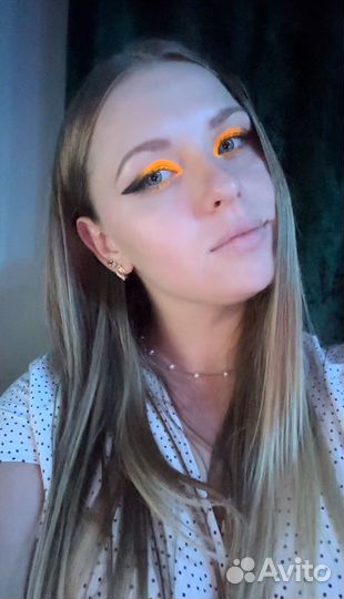 Бэк-вокалистка