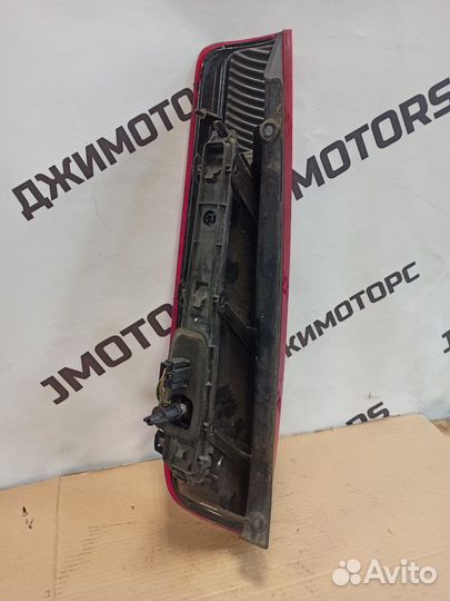 Фонарь задний правый Ford Fiesta 5 ST 2001-2004