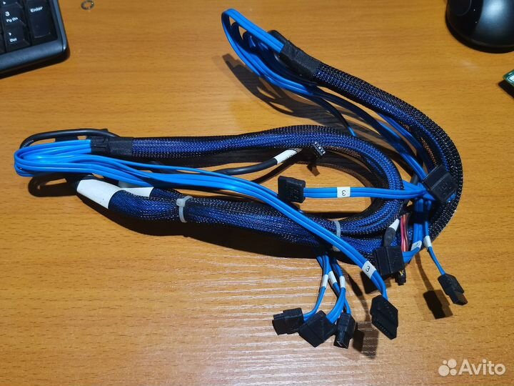 SAS SATA raid контроллер Intel rs2wc080 (2шт)