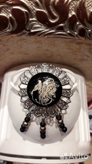 Брошь винтажная с подвесками