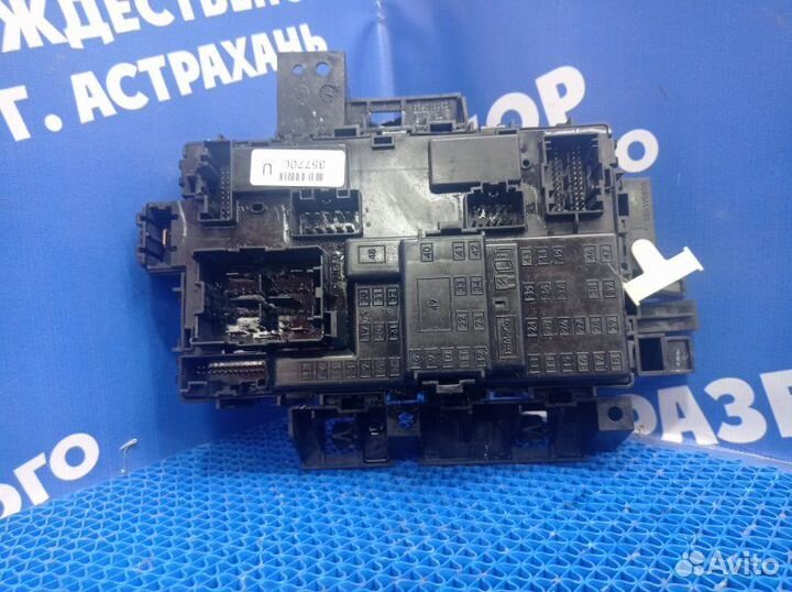 Блок предохранителей Ford Explorer внедорожник KX