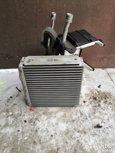 Радиатор Nissan np300