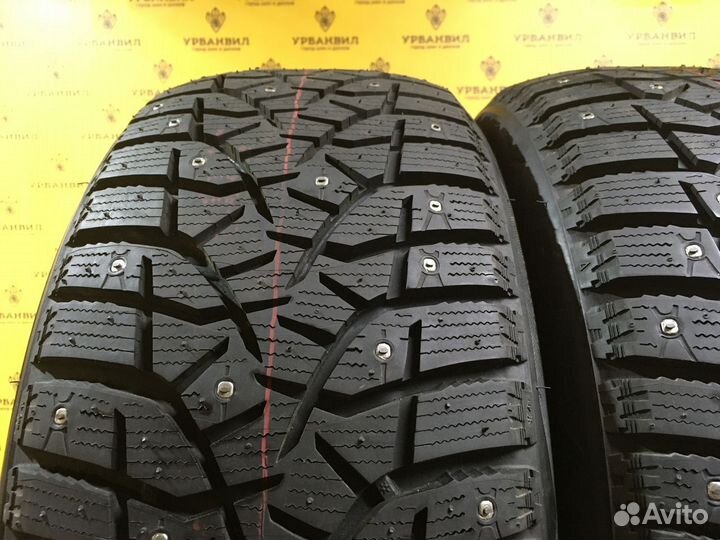 Bridgestone Blizzak Spike-02 215/50 R17 91T