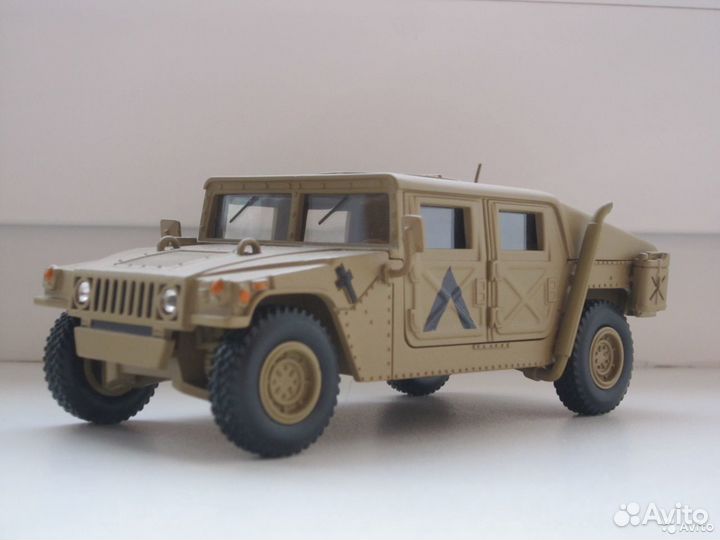 1/43 Hummer H3, hmmwv M-1025, Range Rover L405