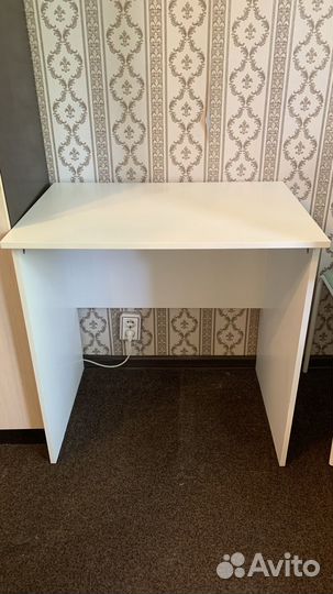 Письменный стол IKEA белый