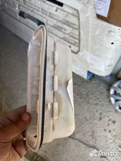 Решетка вентиляционная задняя левая Toyota Land