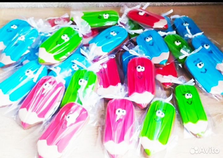 Букеты,пряники,леденцы,торт на 1 сентября