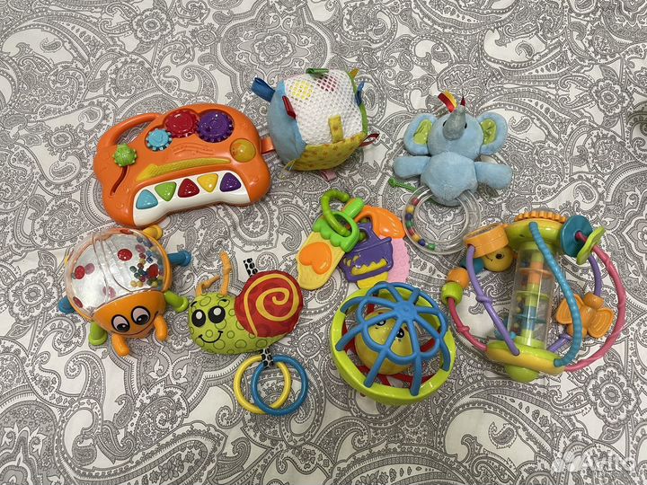 Игрушки для малышей пакетом