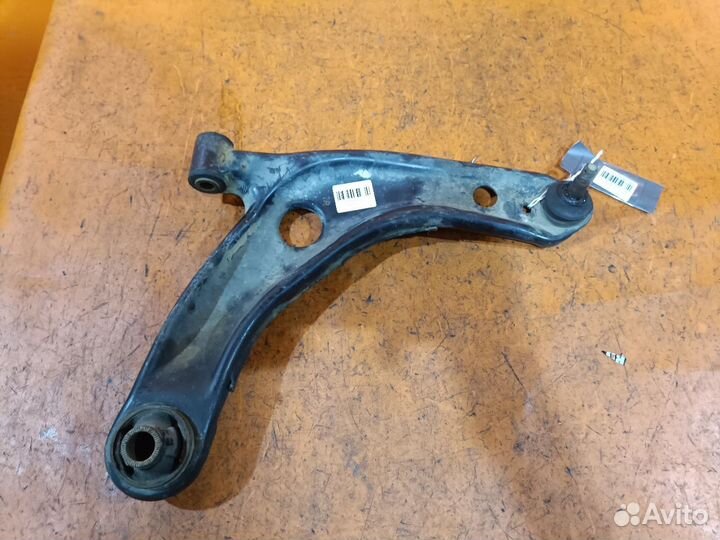 Рычаг Toyota Vitz KSP90 (Переднее Правое)