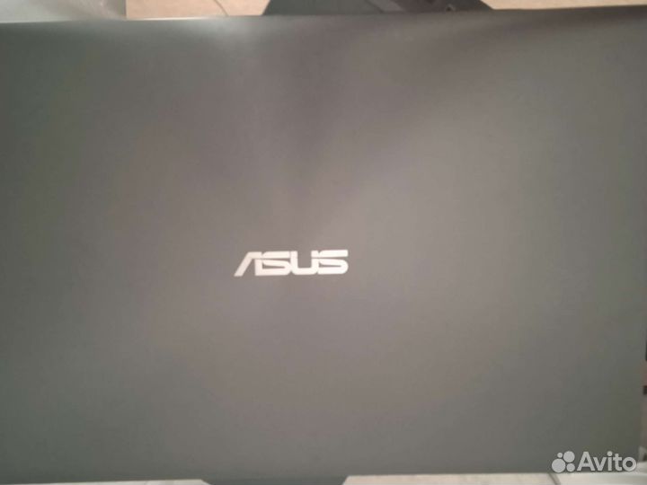 Ноутбук asus