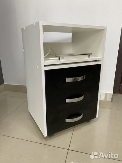 Тумба педикюрная, маникюрная,косметологическая